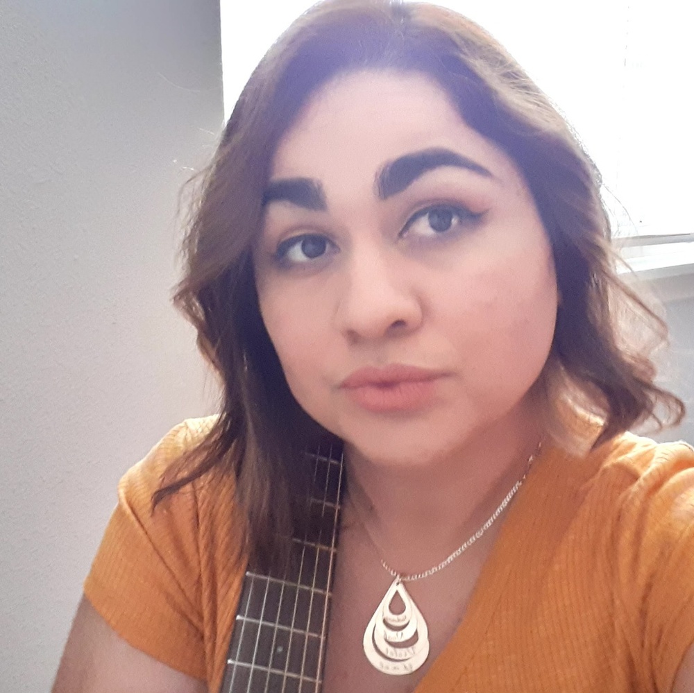 Meet your Posher, Mariela